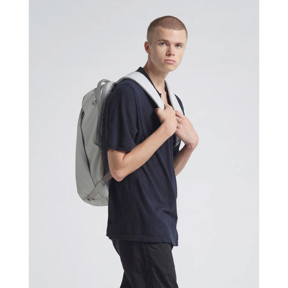 Urth Norite 24L Backpack