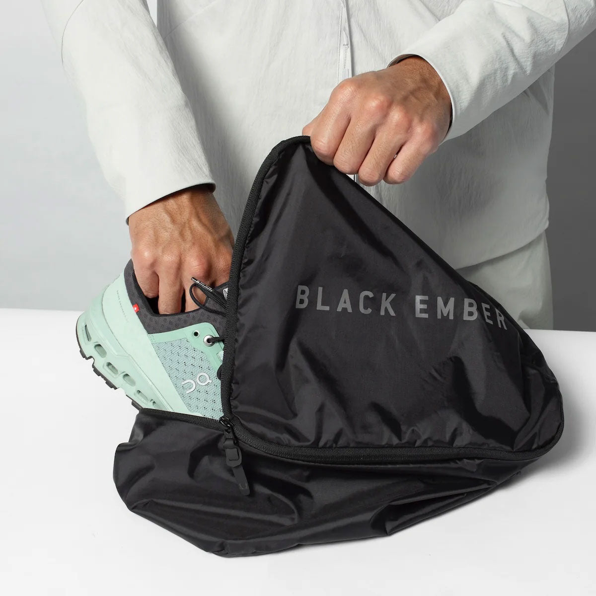 Black Ember : Shoe Cube