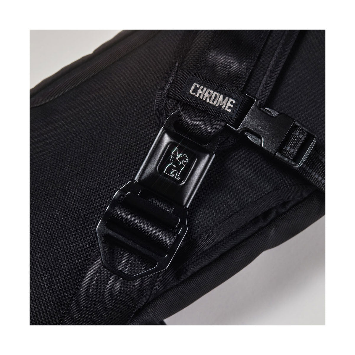 Chrome Industries: Seatbelt Buckle LG (2") : Black