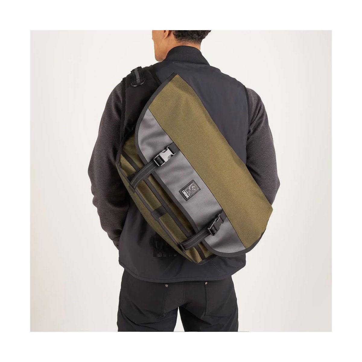 Chrome Industries : Citizen 24L Messenger : Black XRF