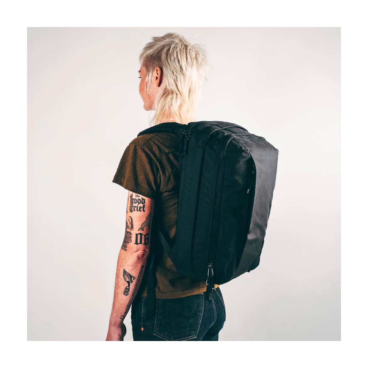 Civic Panel Loader 24L CPL24 by EVERGOODS | The Bag Creature