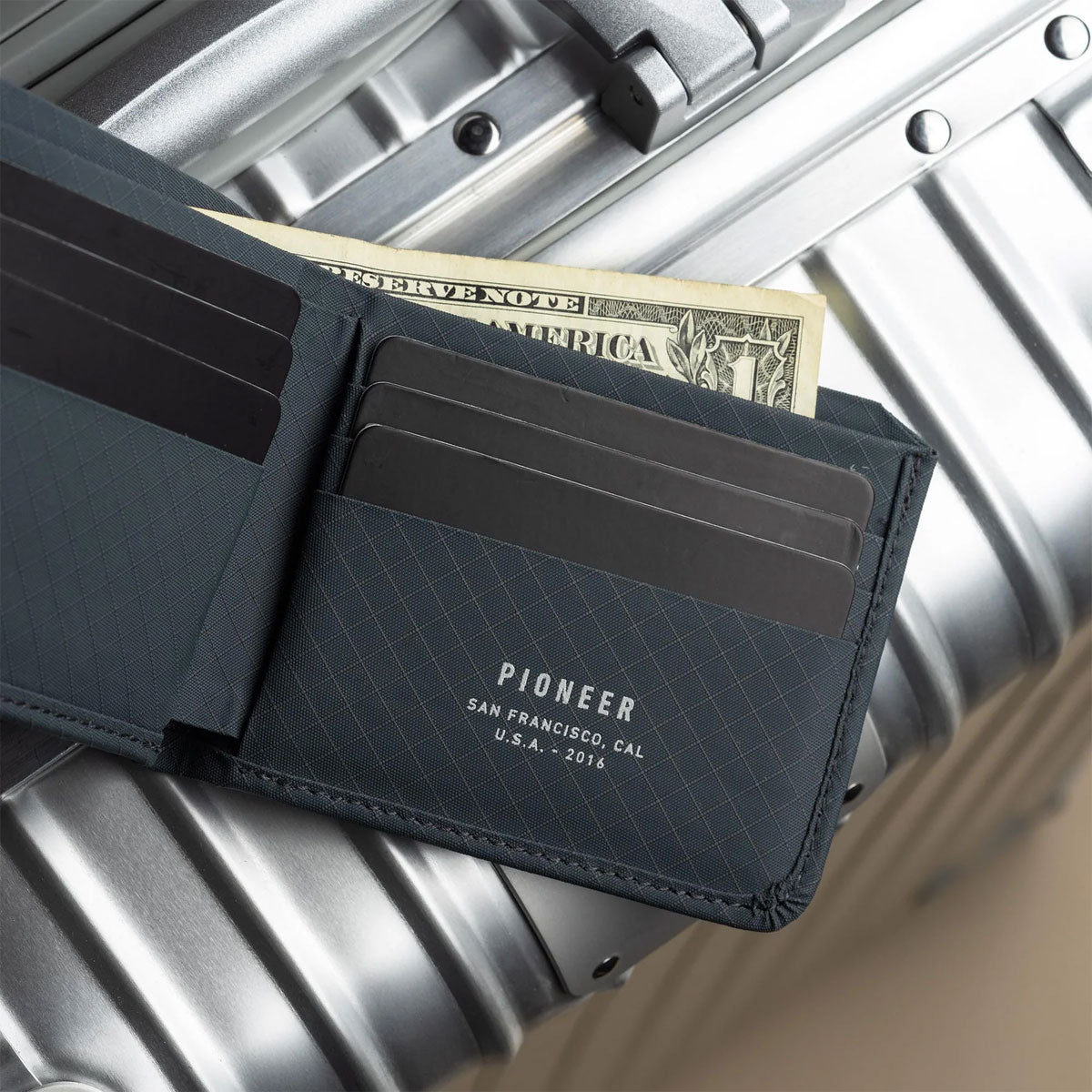 [PO] Pioneer Carry : Division Billfold : Navy