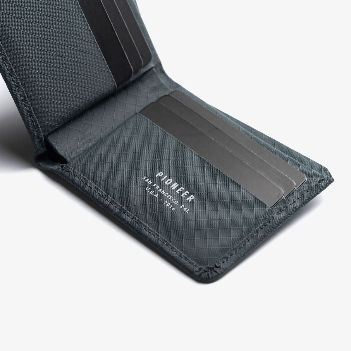 [PO] Pioneer Carry : Division Billfold : Navy