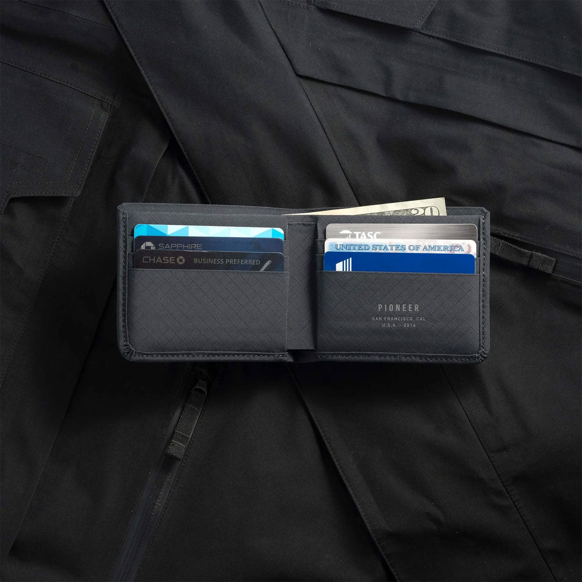 [PO] Pioneer Carry : Division Billfold : Navy