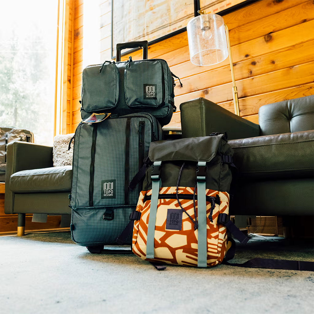 Topo Designs : Apex Travel Roller Bag : Black